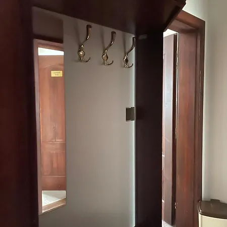 بيت خشبي Kabrtova Bouda جانسك لازني